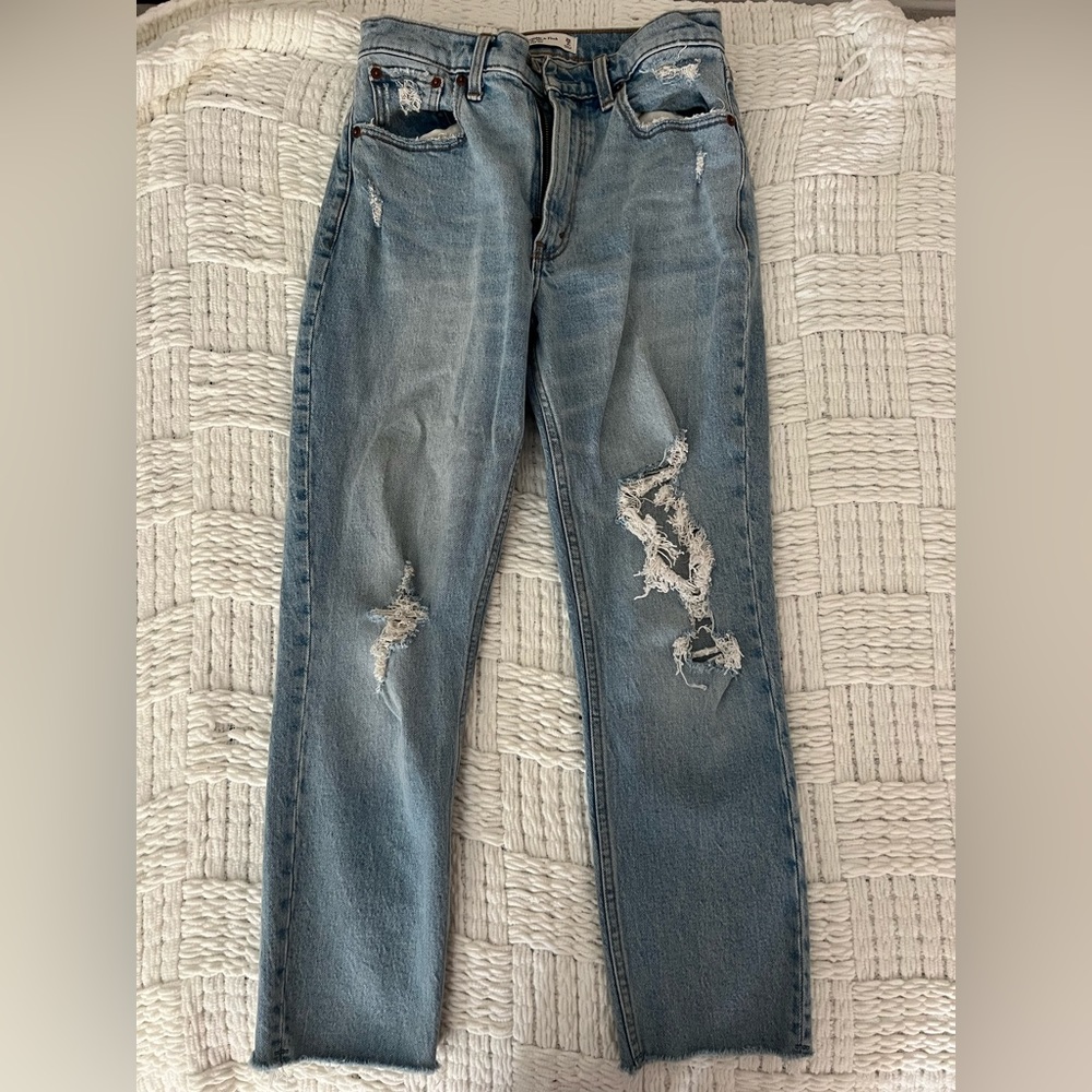 Abercrombie & Fitch
The Mom
High Rise